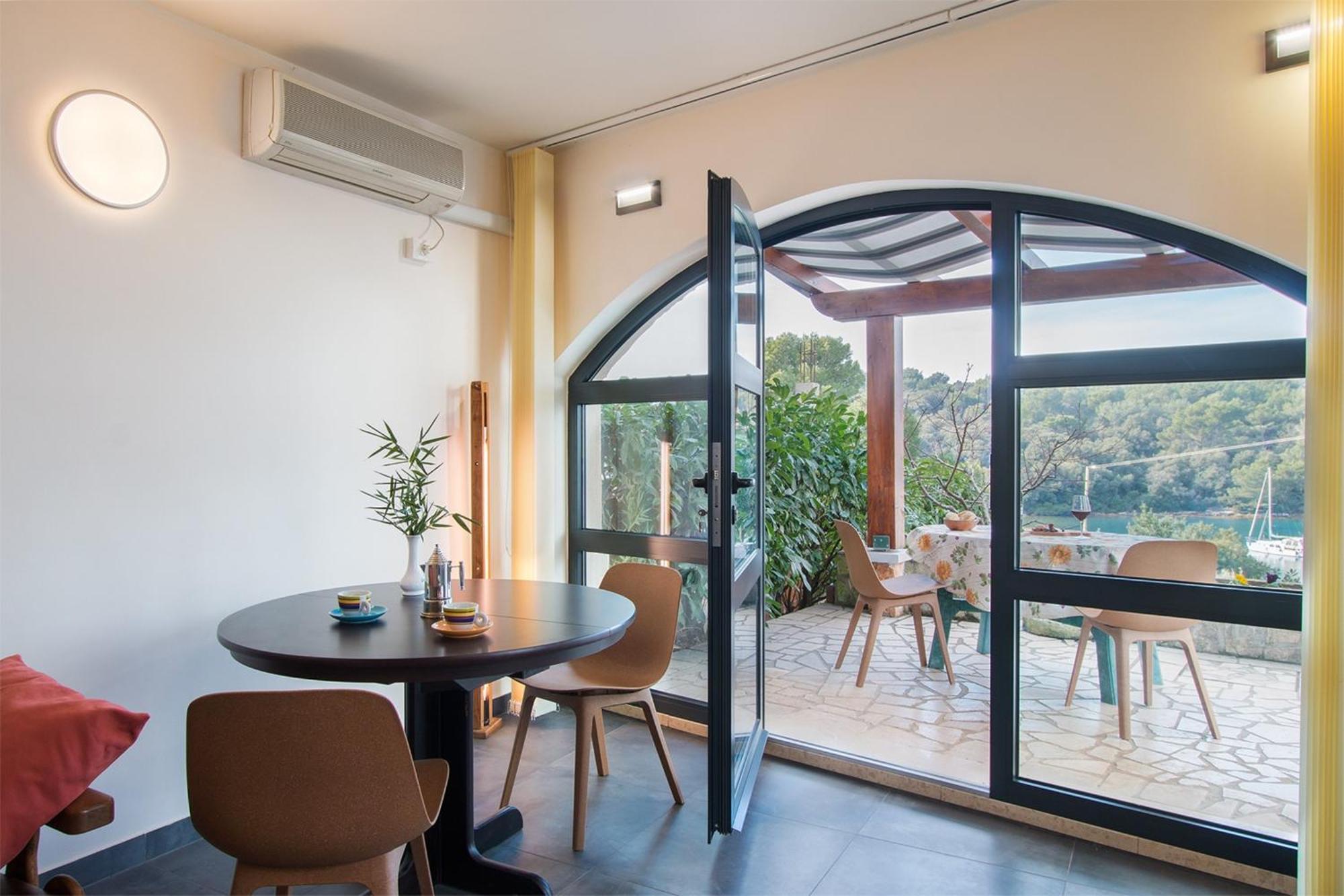 La Casa Ingrid - Couple'S Paradise Banjole Room photo