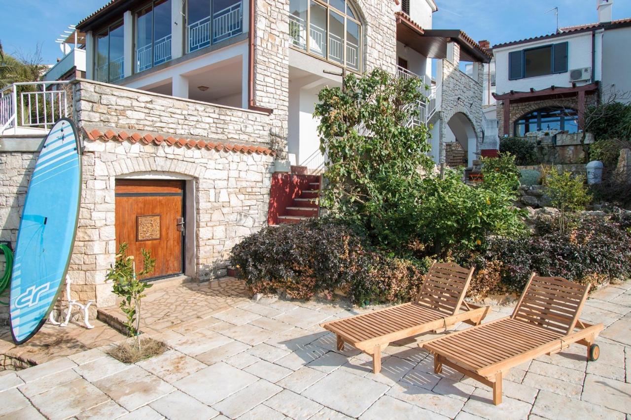La Casa Ingrid - Couple'S Paradise Banjole Exterior photo